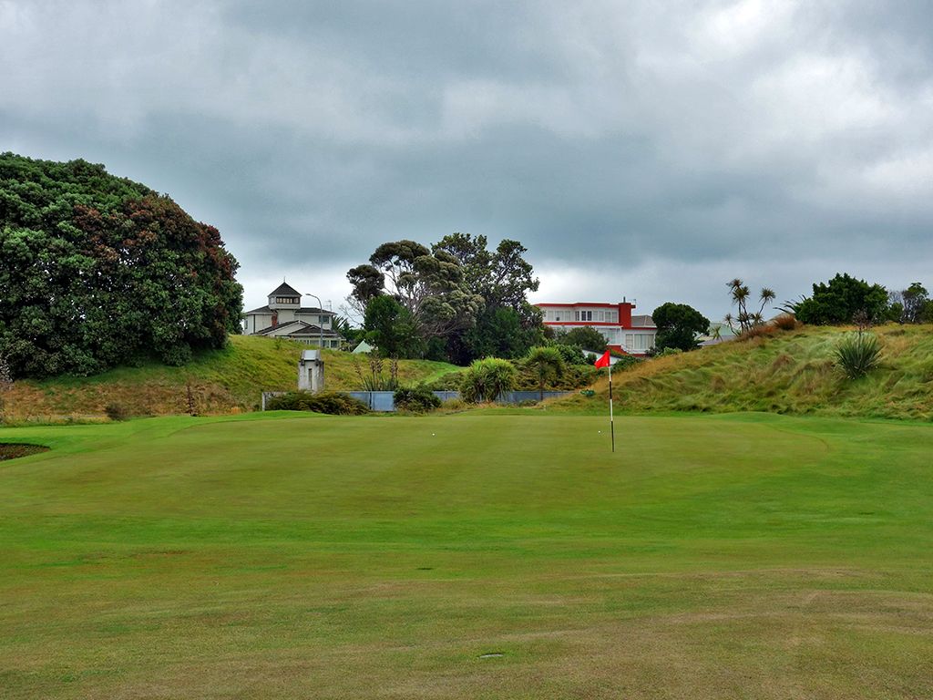 9th Hole at Paraparaumu Beach Golf Club (420 Yard Par 4)